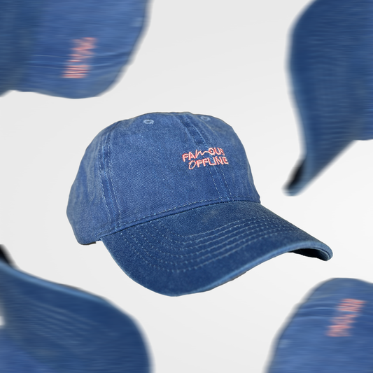 Gorra “Famous Offline” - Pantone 2134 C